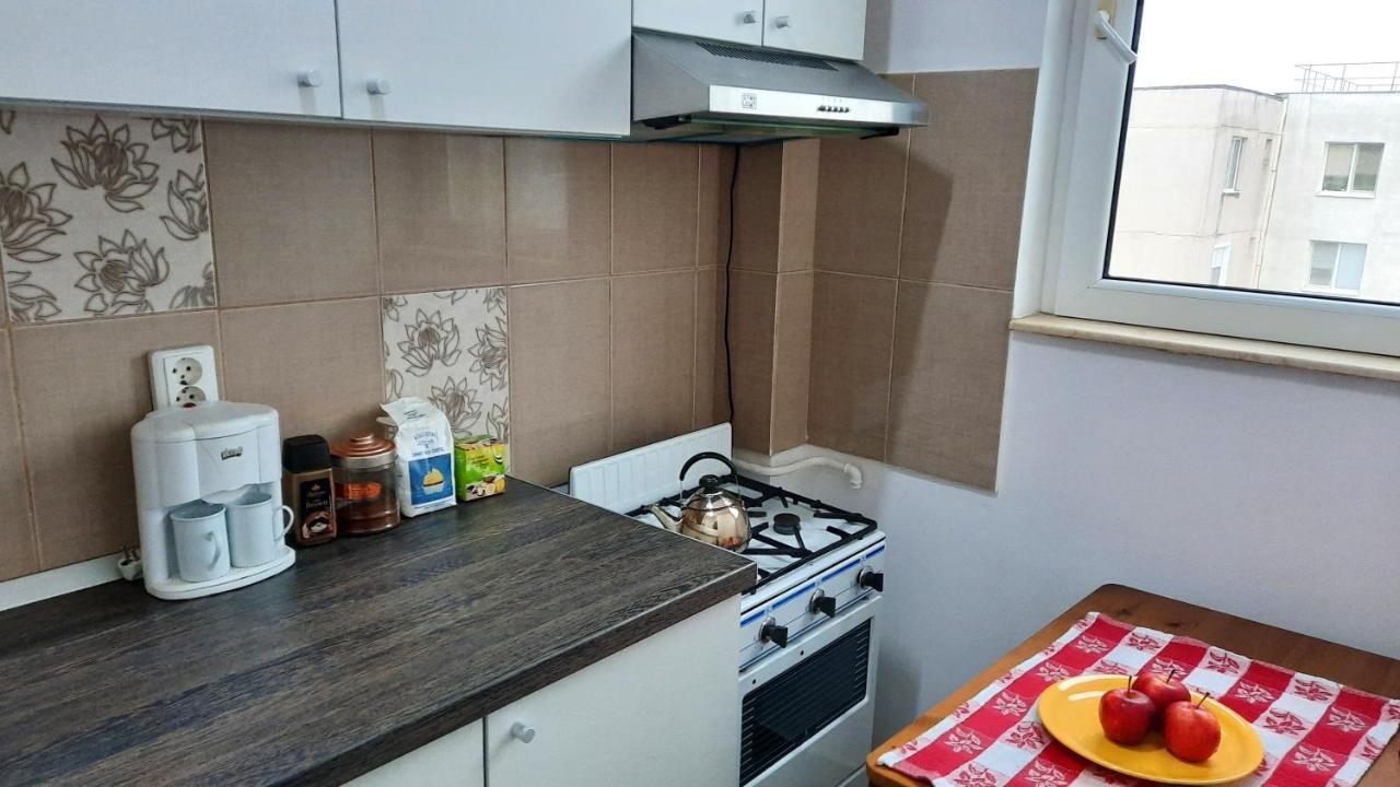 Lovely 1 Bedroom Apartment With Free Street Parking Бухарест Экстерьер фото